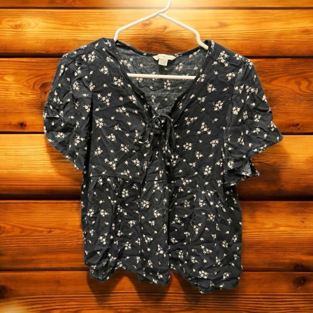 American Eagle Outfitters Dark Floral Top XS